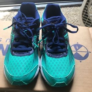 Mizuno Sayonara wave 4 running shoes